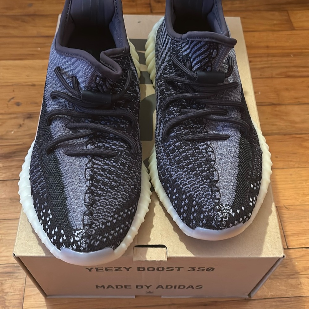 Yeezy 350 v2 with box